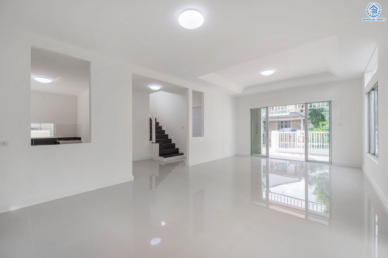 บ้านมือสองตกแต่งใหม่ โครงการ พฤกษ์ลดา พุทธสาคร แบรนด์ LH รองรับทุกความสุข เนื้อที่ 53.1 ตร.ว. ฟังก์ชัน 3 ห้องนอน 3 ห้องน้ำ จอดรถได้ 2 คัน บนทำเลใกล้ The Mall บางแค และเชื่อมต่อถนนเพชรเกษม, ถนนพุทธมณฑลสาย4 ใกล้โครงการรถไฟฟ้าสายสีน้ำเงิน "สถานีหลักสอง"...